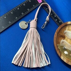 🖤NWOT🔺STEVE MADDEN Elegant Pink Tassel Keychain Bagcharm